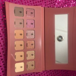 Illamasqua unveiled artistry palette